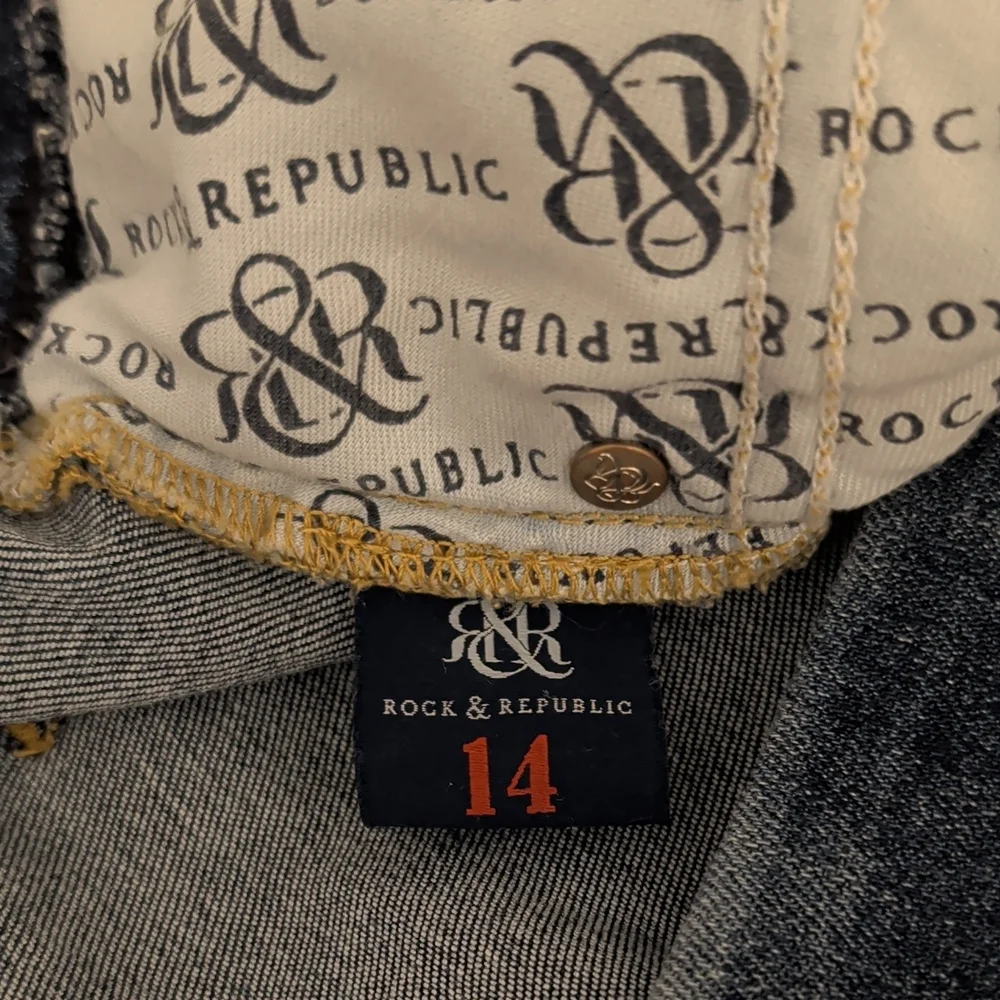 Rock & Republic Women's Jean Shorts Size 14 - Picture 5 of 7